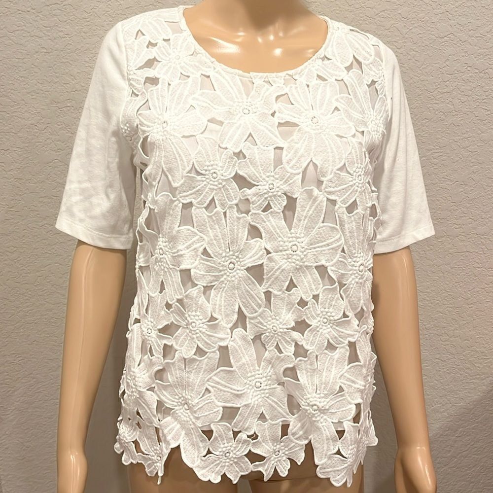 Sunday in Brooklyn (Anthropologie) embroidered flower design top